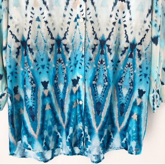 Chico’s Ombré Blue Patterned Top Sz Large. - Picture 4 of 10